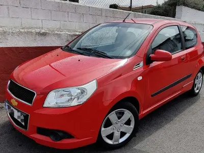 Usado Chevrolet Aveo LS 84 CV (61 kW) 2009 Rojo Utilitario