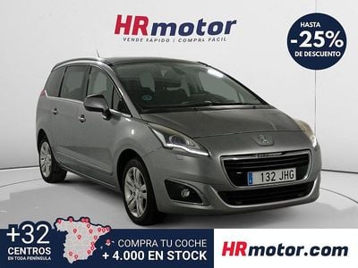 Usado Peugeot 5008 Allure 120 CV (88 kW) 2015 Gris Monovolumen