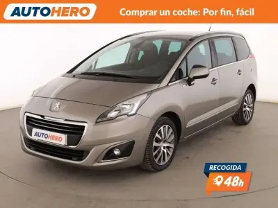 Usado Peugeot 5008 Style 120 CV (88 kW) 2014 Gris Monovolumen