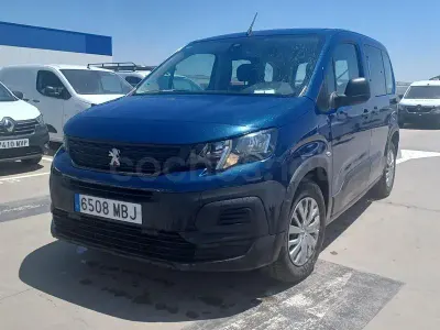 Usado Peugeot Rifter Active 100 CV (73 kW) 2022 Azul Monovolumen