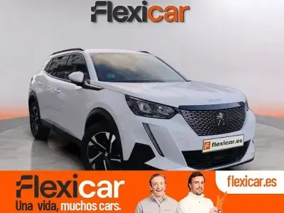 Usado Peugeot 2008 Allure 110 CV (80 kW) 2021 Blanco SUV