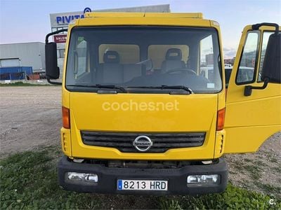 Usado Nissan Cabstar 136 CV (100 kW) 2013 Amarillo Recogida