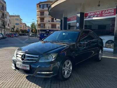 Usado Mercedes C220 Avantgarde 170 CV (125 kW) 2011 Negro Familiar