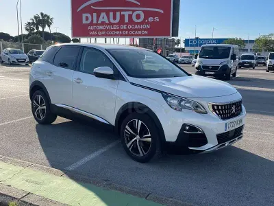 Usado Peugeot 3008 Allure 130 CV (95 kW) 2019 Blanco SUV
