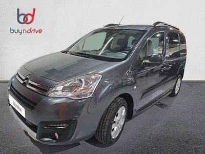 Usado Citroën Berlingo Feel 110 CV (80 kW) 2018 Gris / plata Monovolumen