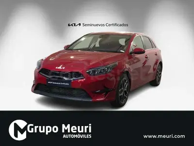 Usado Kia Ceed 100 CV (73 kW) 2023 Rojo Utilitario