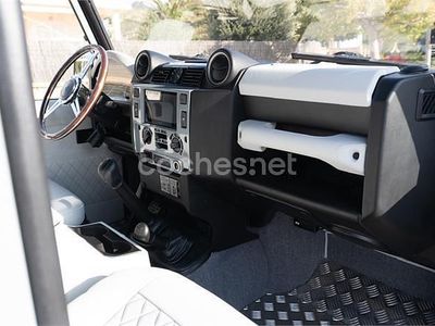 Usado Land Rover Defender 122 CV (89 kW) 2009 Gris / plata Recogida