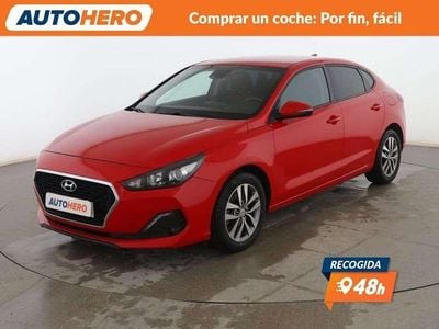 Usado Hyundai i30 120 CV (88 kW) 2020 Rojo Familiar