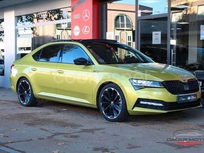 Amarillo Usado 2020 Skoda Superb SportLine Berlina | 26.950 €