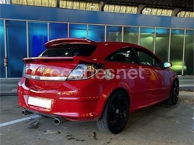 Usado Opel Astra GTC Sport 125 CV (91 kW) 2006 Rojo Berlina