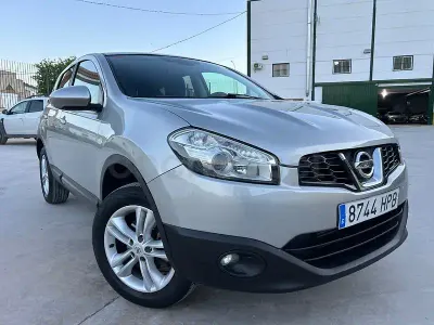 Usado Nissan Qashqai Tekna 110 CV (80 kW) 2013 Gris / plata SUV