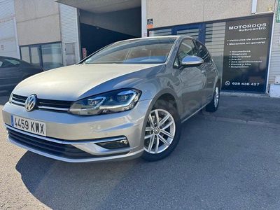 Usado VW Golf VII Advance 115 CV (84 kW) 2019 Gris / plata Berlina