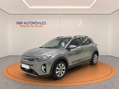 Gris / plata Usado 2023 Kia Stonic SUV | 14.975 € (Precio justo)