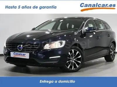 Usado Volvo V60 Momentum 150 CV (110 kW) 2018 Azul Familiar