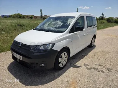 Usado VW Caddy 122 CV (89 kW) 2021 Blanco Monovolumen
