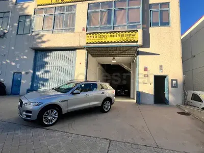 Usado Jaguar E-Pace R-Dynamic 150 CV (110 kW) 2018 Gris / plata SUV