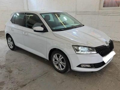 Usado Skoda Fabia Ambition 95 CV (69 kW) 2021 Blanco Berlina
