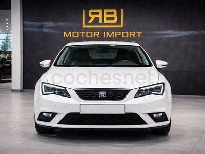 Usado Seat Leon Style 105 CV (77 kW) 2015 Blanco Berlina