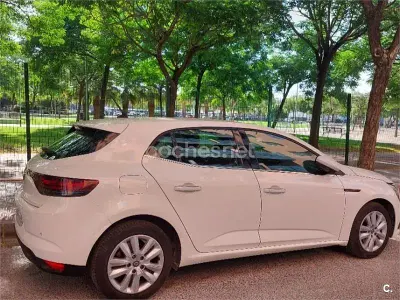 Usado Renault Mégane II Business 115 CV (84 kW) 2021 Blanco Berlina