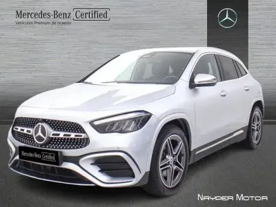 Usado Mercedes GLA200 150 CV (110 kW) 2025 Plata hightech SUV