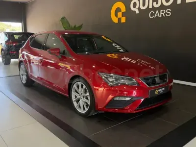Usado Seat Leon FR 125 CV (91 kW) 2017 Granate Berlina