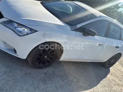 Usado Seat Leon ST Reference 105 HP (77 kW) 2014 Branco Carrinha