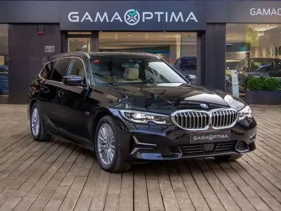 Usado BMW 320e Comfort Edition 204 CV (150 kW) 2021 Negro Familiar