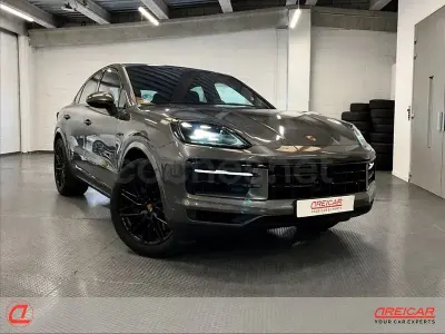 Usado Porsche Cayenne 470 CV (345 kW) 2024 Gris / plata SUV