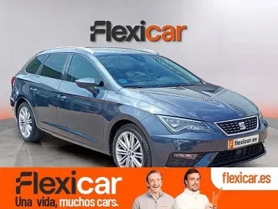 Usado Seat Leon XCELLENCE 130 CV (95 kW) 2020 Gris / plata Familiar