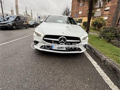 Usado Mercedes CLA200 Shooting Brake 150 CV (110 kW) 2019 Blanco Familiar