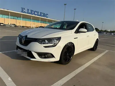Usado Renault Mégane LIMITED 115 CV (84 kW) 2019 Blanco Berlina