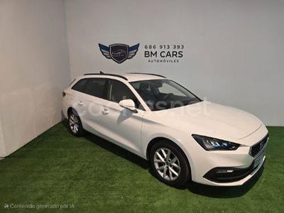 Usado Seat Leon Style 115 CV (84 kW) 2022 Blanco Familiar
