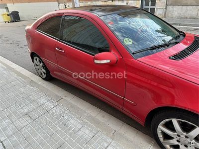 Rojo Usado 2004 Mercedes C220 Berlina | 3000 €