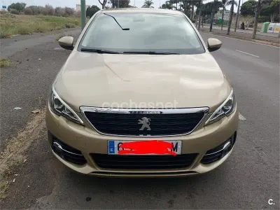 Usado Peugeot 308 Style 130 CV (95 kW) 2018 Beige Berlina