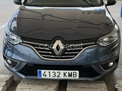 Usado Renault Mégane IV Zen 130 CV (95 kW) 2018 Azul Berlina