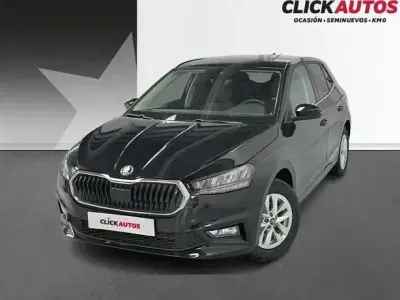 Usado Skoda Fabia Selection 95 CV (69 kW) 2025 Blanco Utilitario