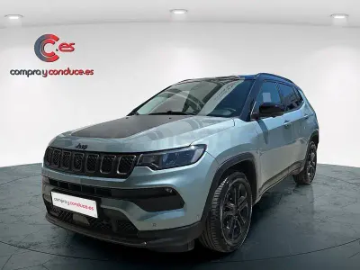 Usado Jeep Compass Limited 130 CV (95 kW) 2022 Gris / plata SUV