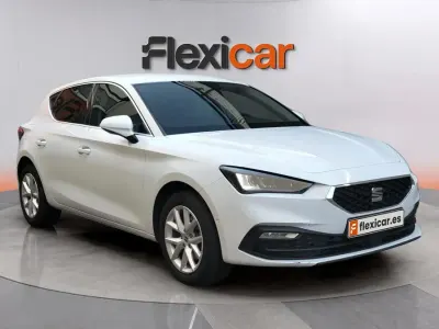 Usado Seat Leon Style 116 CV (85 kW) 2025 Blanco Familiar