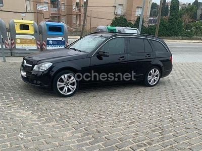 Usado Mercedes C200 Avantgarde 136 CV (100 kW) 2013 Negro Familiar