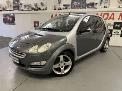 Usado Smart ForFour Pulse 95 CV (69 kW) 2004 Gris Utilitario