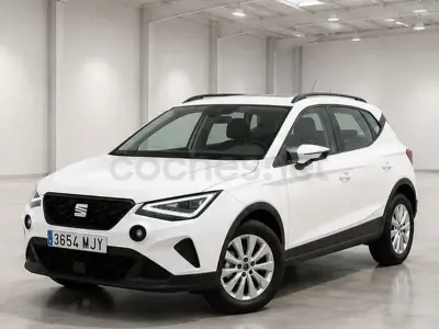 Usado Seat Arona Style 110 CV (80 kW) 2023 Blanco SUV