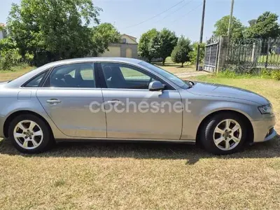 Usado Audi A4 136 CV (100 kW) 2010 Gris / plata Berlina