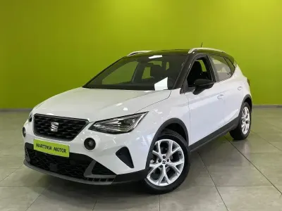 Usado Seat Arona FR 115 CV (84 kW) 2025 Blanco SUV