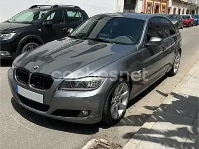 Usado BMW 318 143 CV (105 kW) 2011 Gris / plata Berlina