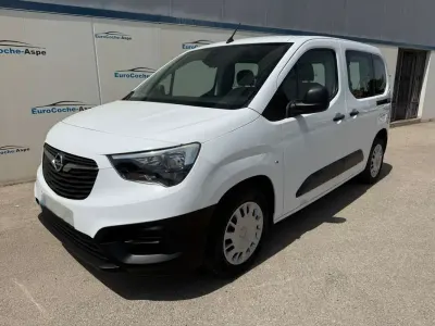 Usado Opel Combo Life Edition 102 CV (75 kW) 2021 Blanco Monovolumen