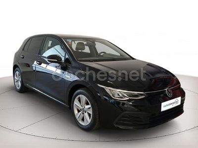 Negro Usado 2021 VW Golf VIII Life Berlina | 24.990 € (Caro)