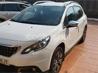 Usado Peugeot 2008 Style 100 CV (73 kW) 2018 Blanco SUV