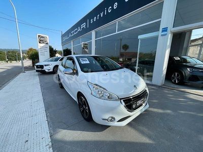 Usado Peugeot 208 Active 92 CV (67 kW) 2012 Blanco Utilitario