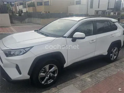 Käytetty Toyota RAV4 Hybrid Style 218 HP (160 kW) 2021 Valkoinen Katumaasturi