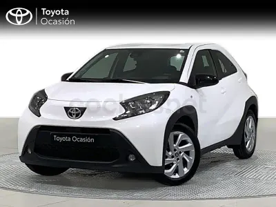 Usado Toyota Aygo X Play 72 CV (52 kW) 2023 Blanco SUV